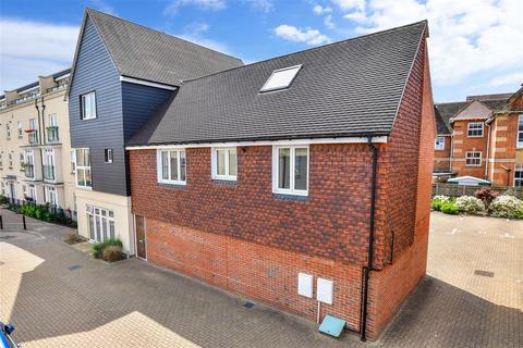 52 Taylor Close, Tonbridge, TN9 2FE