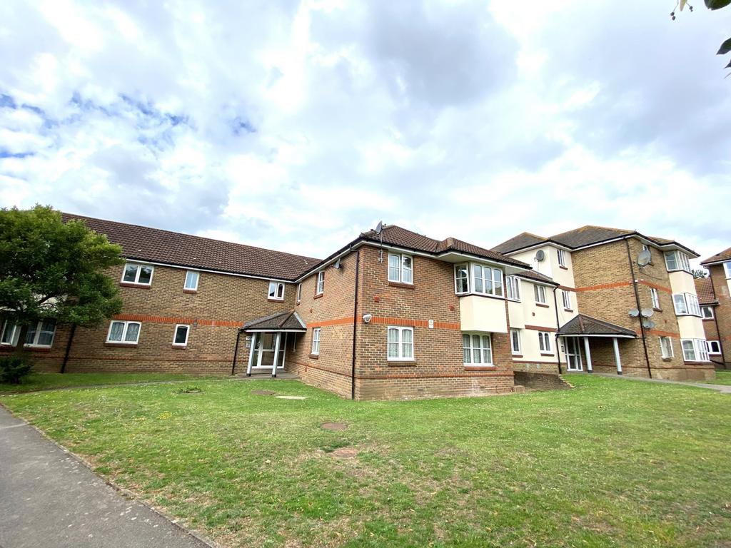 Stirling Grove, Hounslow, Greater London, TW3 2 bed flat to rent £