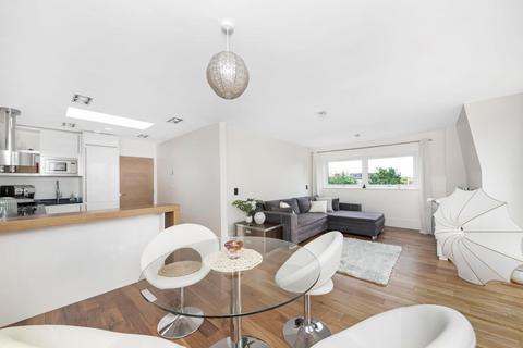 2 bedroom apartment for sale, Trewsbury Road , Sydenham, London, SE26