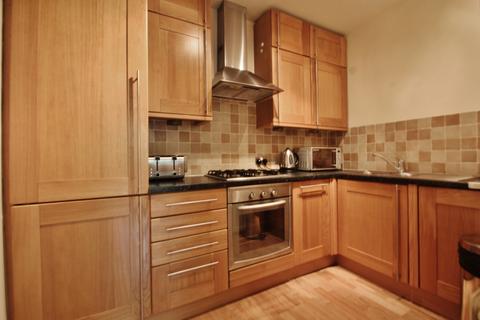 1 bedroom flat to rent, Sandringham House, Windsor Way, Hammersmith, W14