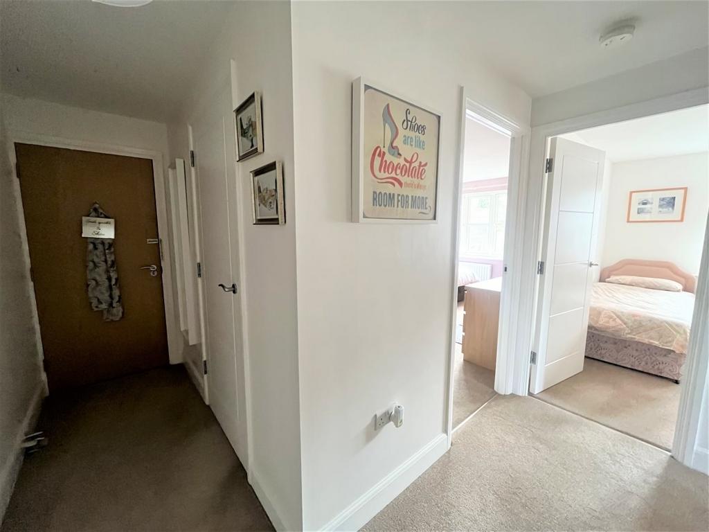 Dove Court, Scampston Drive, East Ardsley 2 bed apartment for sale £