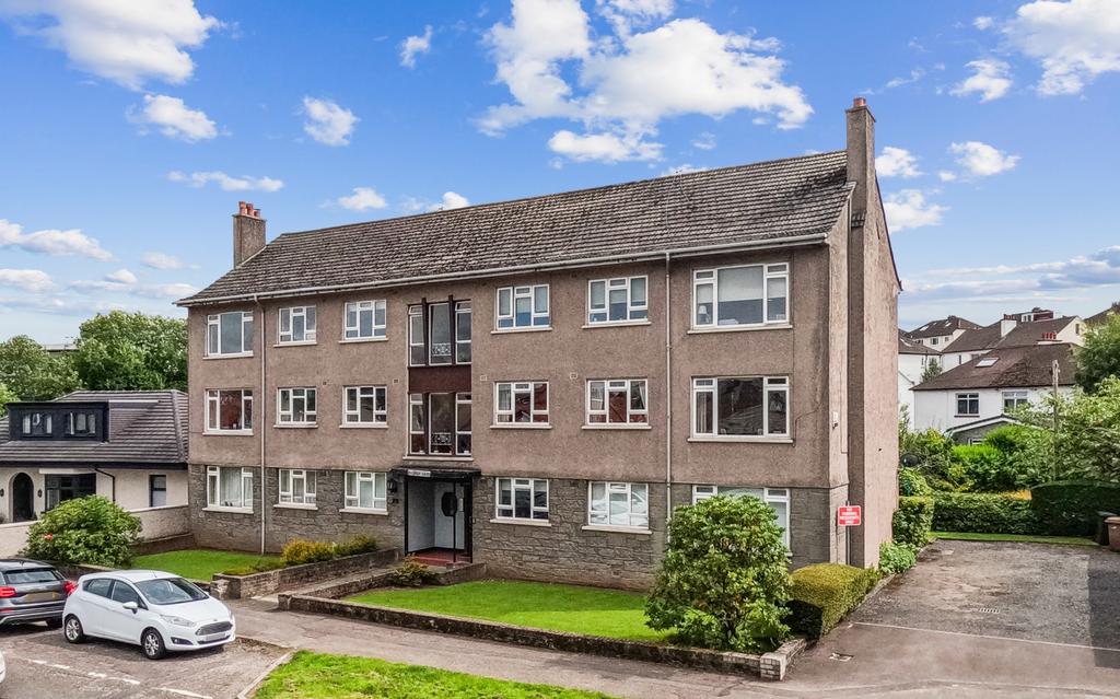 Braidholm Road, Flat 1/1, Giffnock, East Renfrewshire, G46 6ED 3 bed