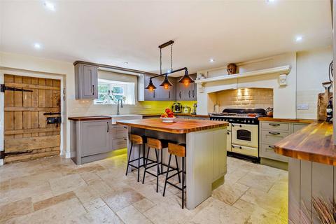 5 bedroom detached house for sale, Porthkerry Road, Rhoose, Vale Of Glamorgan, CF62