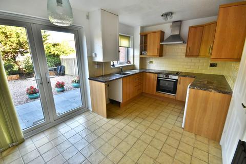 2 bedroom terraced house to rent, The Paddocks, Crosslanes, LL13