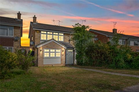 21 Foxhunter Walk, Billericay, CM11 1DZ