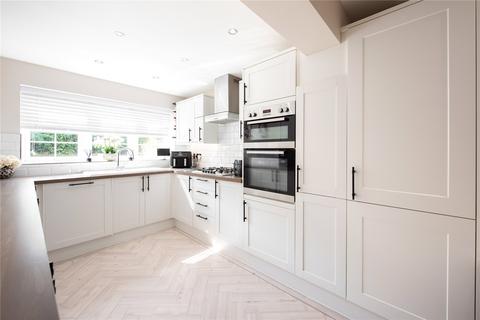 21 Foxhunter Walk, Billericay, CM11 1DZ