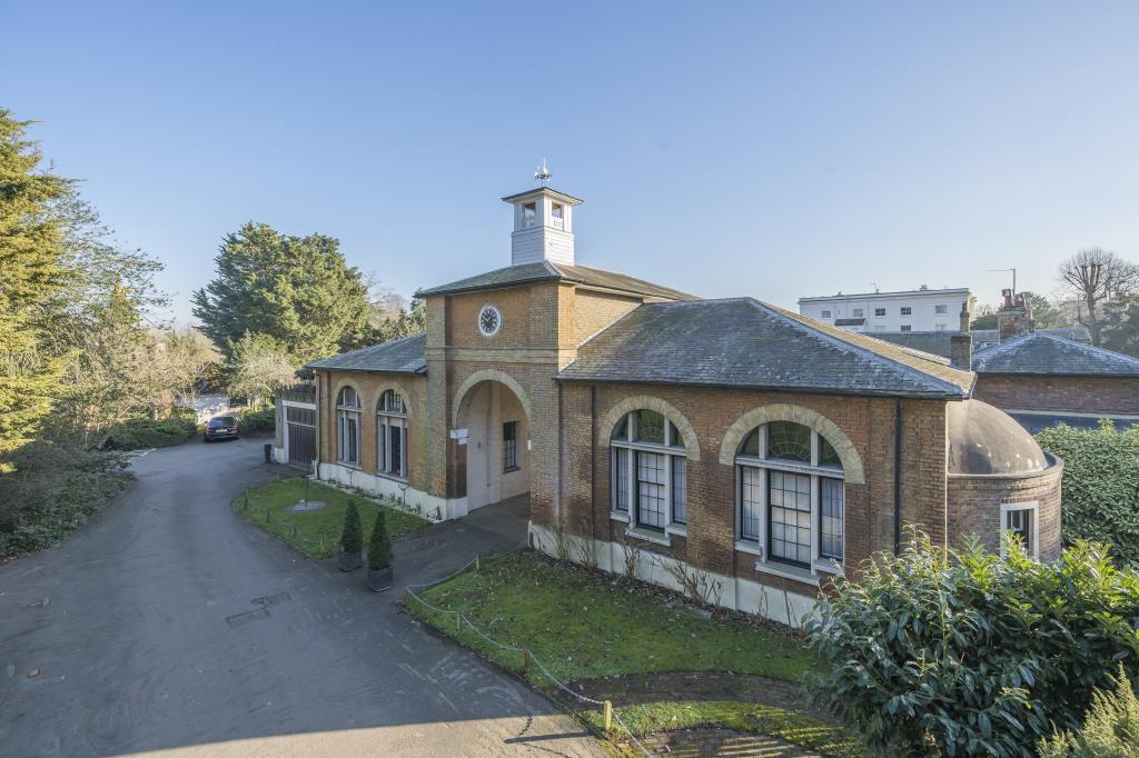 Laleham Abbey, Laleham, TW18, TW18 3 bed terraced house £595,000