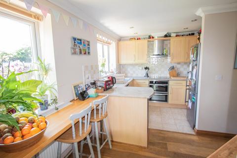 2 Cadhay Close, Ottery St Mary, EX11 1WH