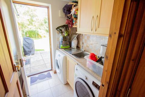 2 Cadhay Close, Ottery St Mary, EX11 1WH