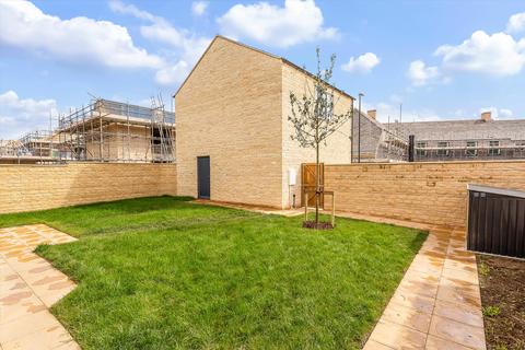 4 bedroom detached house for sale, Cirencester, Gloucestershire, GL7 0AE.