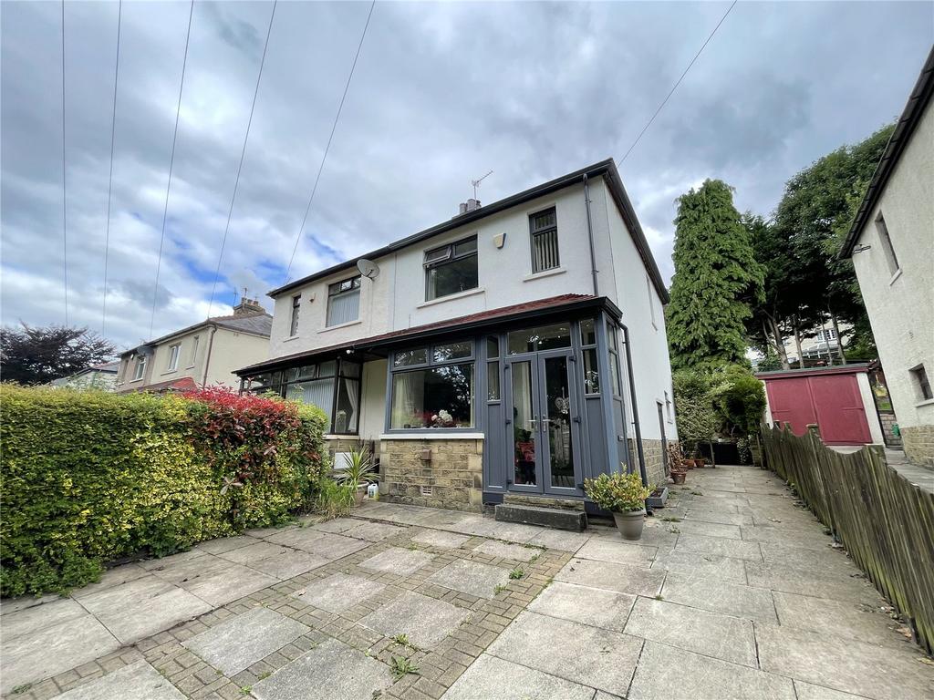 Poplar Crescent, Shipley, West... 3 bed semidetached house £795 pcm (£183 pw)
