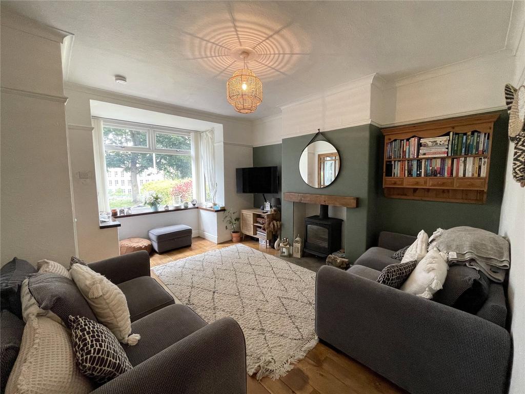 Poplar Crescent, Shipley, West... 3 bed semidetached house £795 pcm (£183 pw)