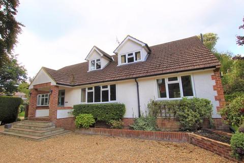 5 bedroom detached house to rent, Epsom