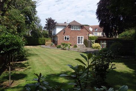 5 bedroom detached house to rent, Epsom