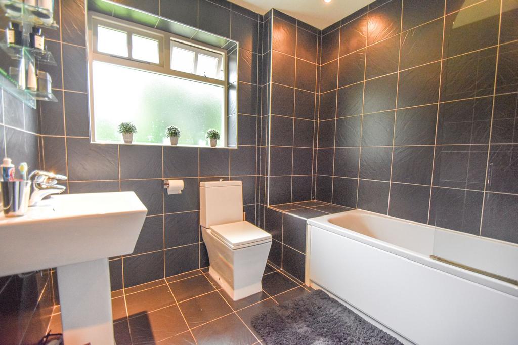 Bedroom 4 En-Suite