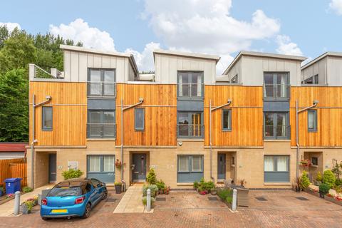 3 Esk Point, Dalkeith, EH22 1HW