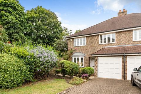 8 Hanley Place, Beckenham, BR3 1UR
