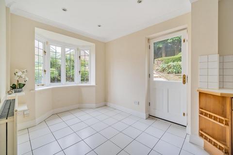 8 Hanley Place, Beckenham, BR3 1UR