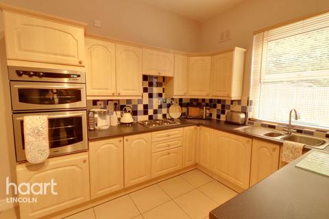 3 bedroom terraced house for sale, Horncastle Road, Wragby