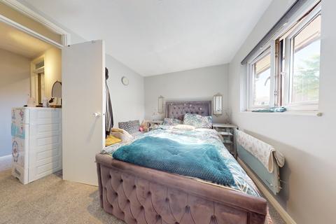 63 Brangwyn Crescent, London, SW19 2UA