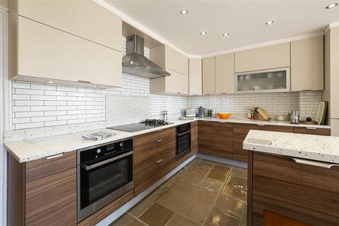 85 Ashford Road, Faversham, ME13 8XW
