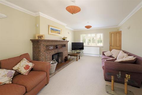 85 Ashford Road, Faversham, ME13 8XW