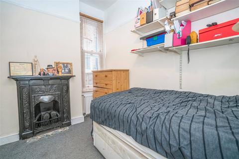 70 Princes Avenue, London, N22 7SA