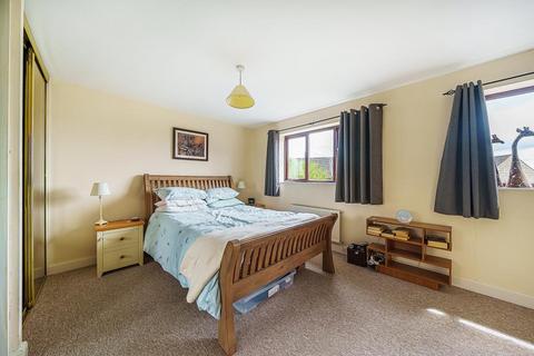 4 bedroom semi-detached house to rent, Deer Park,  Witney,  OX28