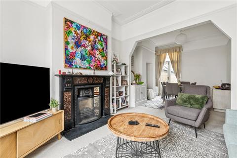 5 bedroom detached house to rent, Cathles Road, London, SW12