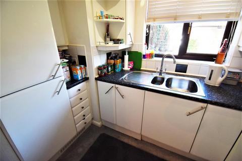 1 bedroom end of terrace house to rent, Archates Avenue, Grays