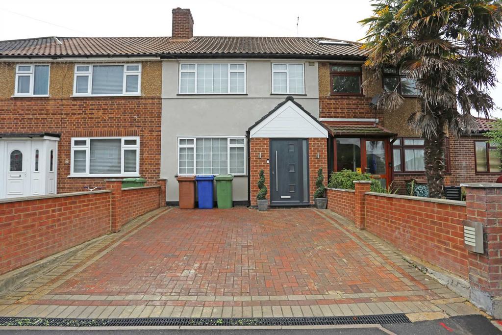 Alfred Road, South Ockendon, RM15 3 bed terraced house for sale £400,000