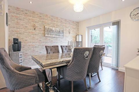 4 Alfred Road, Aveley, South Ockendon, RM15 4SU