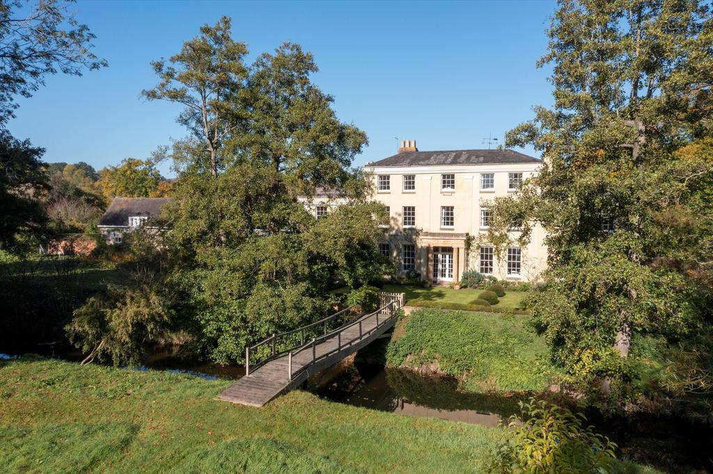 Hopton Lane, Alfrick, Worcester, Worcestershire, WR6 6 bed detached