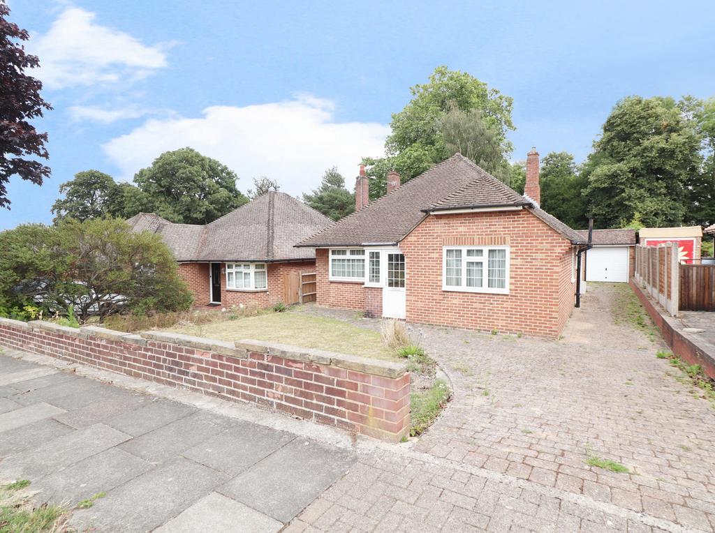 Kemble Drive, Bromley 3 bed bungalow for sale £600,000