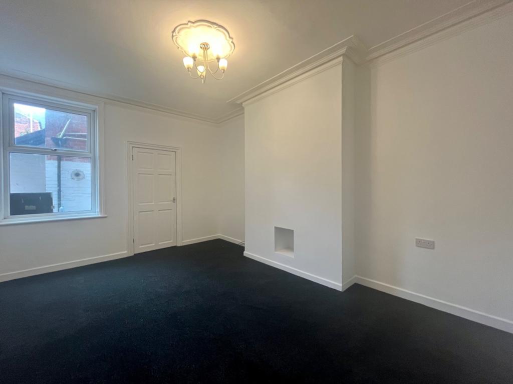 Salmon Street, South Shields 2 bed ground floor flat £595 pcm (£137 pw)
