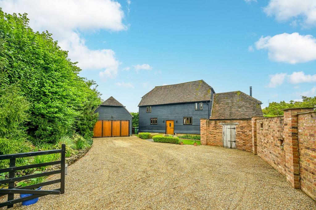Chinthurst Lane, Guildford, GU5 2 bed barn conversion £4,000 pcm (£