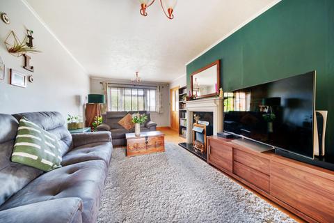 38 Acres Hall Crescent, Pudsey, LS28 9DZ