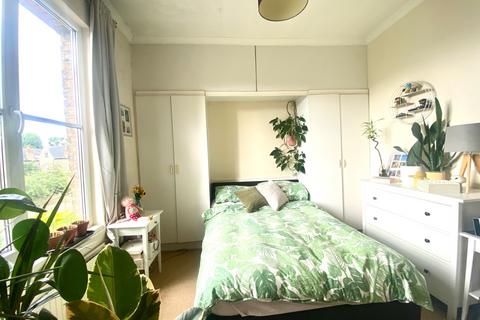1 bedroom flat to rent, Woodville Road, W5