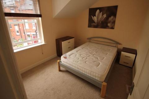 3 bedroom house to rent, Hesketh Road, Leeds