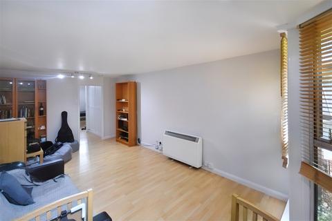 3, Heston House, 30 Wellesley Road, London, W4 4BN