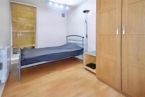 3, Heston House, 30 Wellesley Road, London, W4 4BN