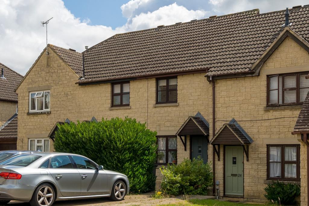 Kemble Drive, Cirencester, Gloucestershire, GL7 2 bed terraced house