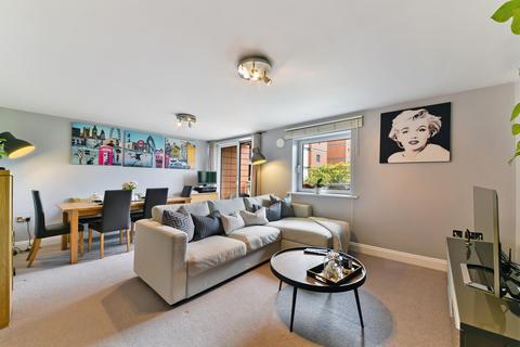 69 Holland Gardens, Brentford, TW8 0BG
