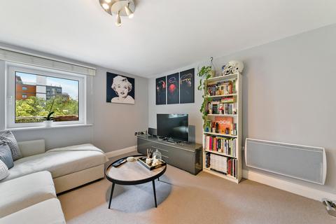 69 Holland Gardens, Brentford, TW8 0BG