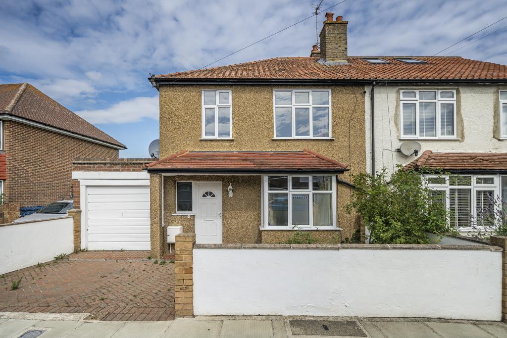 Lock Road, Ham, TW10 3 bed semidetached house £3,000 pcm (£692 pw)