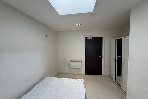 2 bedroom apartment to rent, Available Now, HUB 2 BED DUPLEX APARTMENT WITH PARKING
