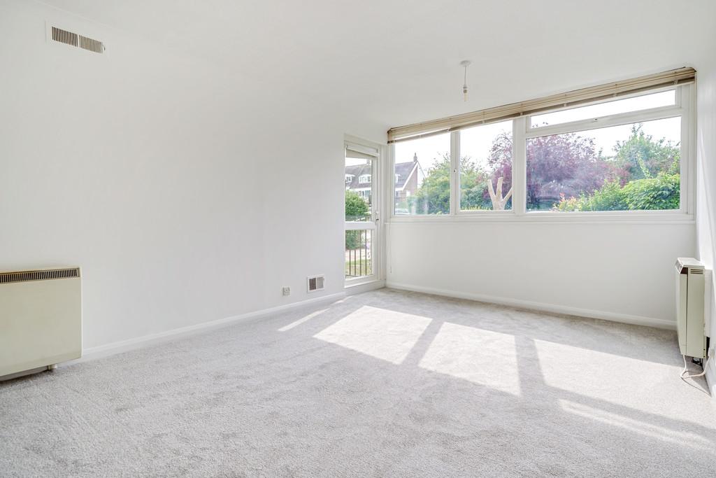Storrington Ground Floor Flat 2 bed ground floor flat for sale £225,000
