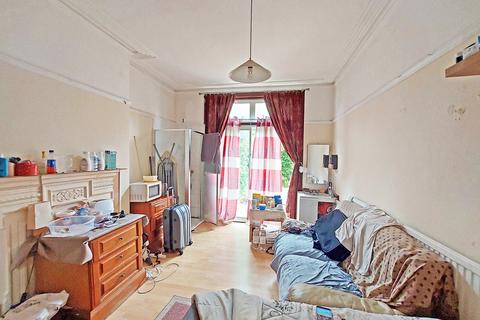4 bedroom semi-detached house for sale, Whitehall Road, Harrow HA1