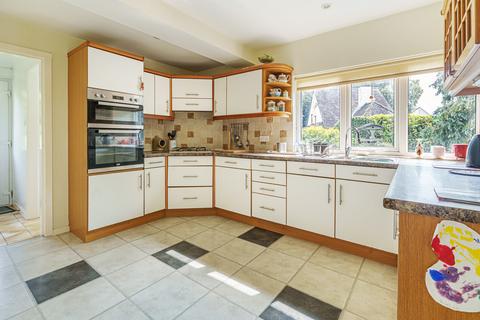 3 bedroom detached house for sale - Heathcroft, Cardrona Road, Grange-over-Sands, Cumbria, LA11 7EW