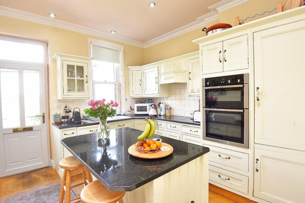 Springfield Avenue, Harrogate 3 bed apartment for sale £295,000